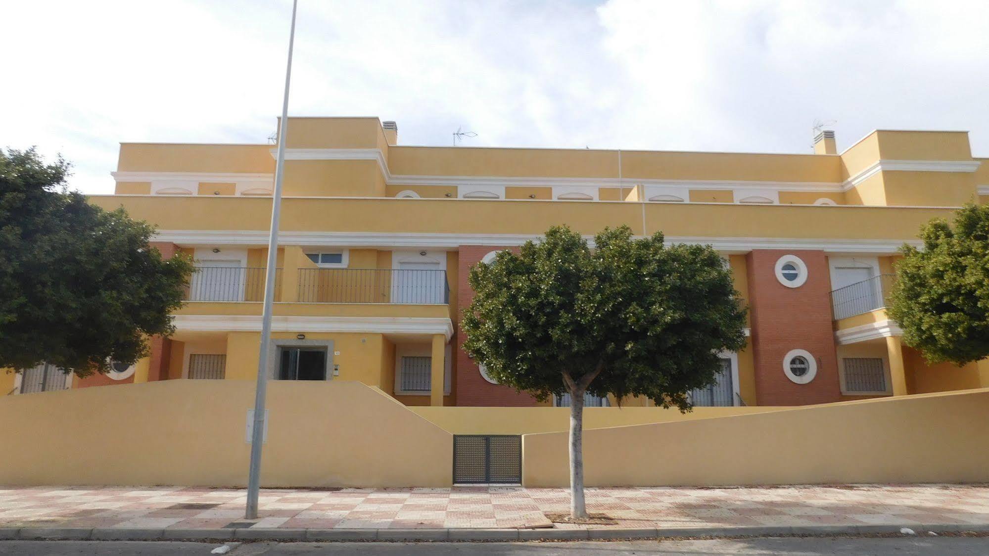 Apartamentos Playamar 滨海罗克塔斯 外观 照片